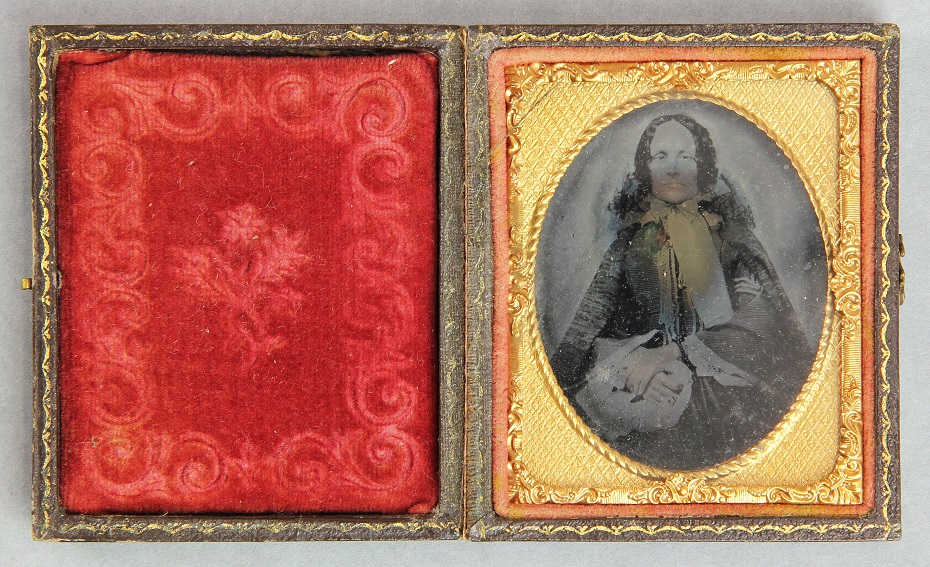 D5957 I7 F unidentified older woman